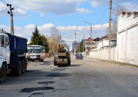 У Тростянці розпочався ямковий ремонт доріг