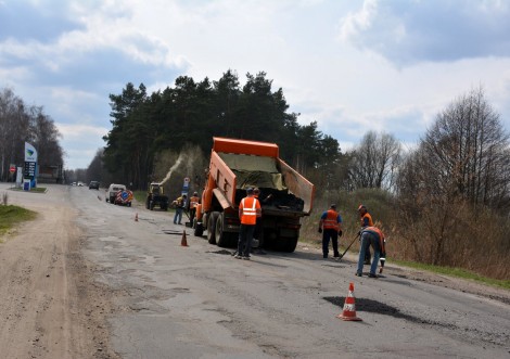 Центральну трасу через Тростянець обіцяють відремонтувати за 2 тижні