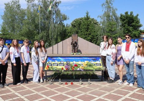 Тростянець відзначив День Героїв на Алеї Героїв