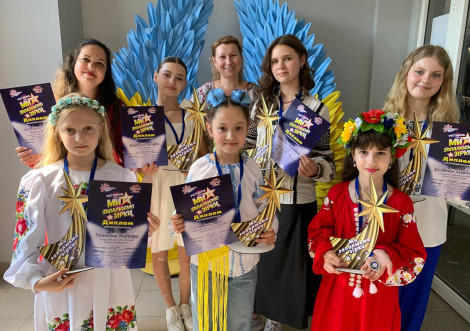 Вокальна студія «Перлина» тріумфувала на Всеукраїнському конкурсі «Ми запалюємо зірки»