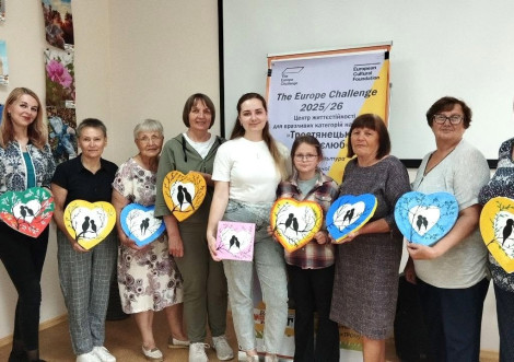 У Тростянецькій бібліотеці провели арттерапію «Мелодія кохання»