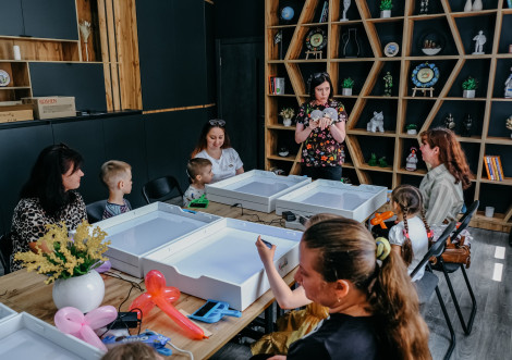 «КоRобка» запрошує молодь на стажування у молодіжному центрі