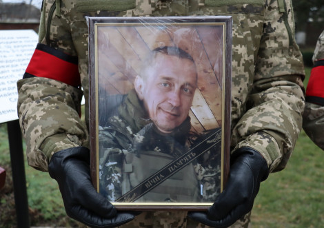 Тростянець провів в останню путь Героя Олега Захарченка