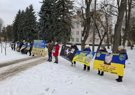 У Тростянці відбулася акція на підтримку військовополонених і зниклих безвісти захисників
