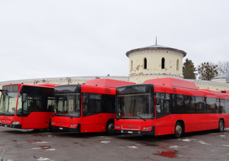 Шість швейцарських автобусів від Берна вже у Тростянці