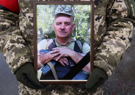 Тростянець провів в останню путь Героя Віталія Клімова